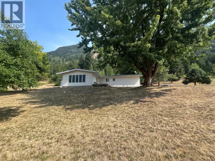 372 Agate Bay Road, Barriere