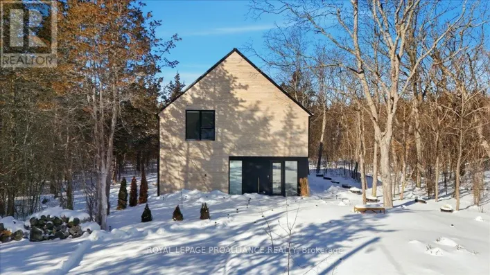 372 PRINYERS COVE CRESCENT, Prince Edward County