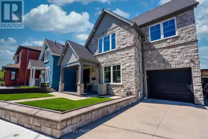 372 SILVERTHORN AVENUE, Toronto