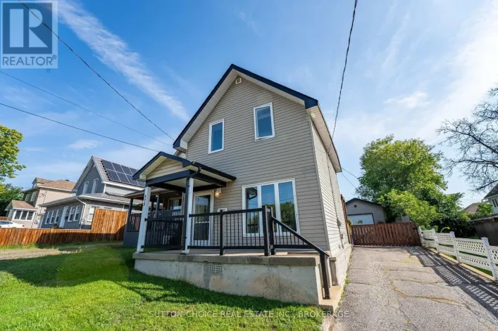 372 THIRD AVENUE E, North Bay