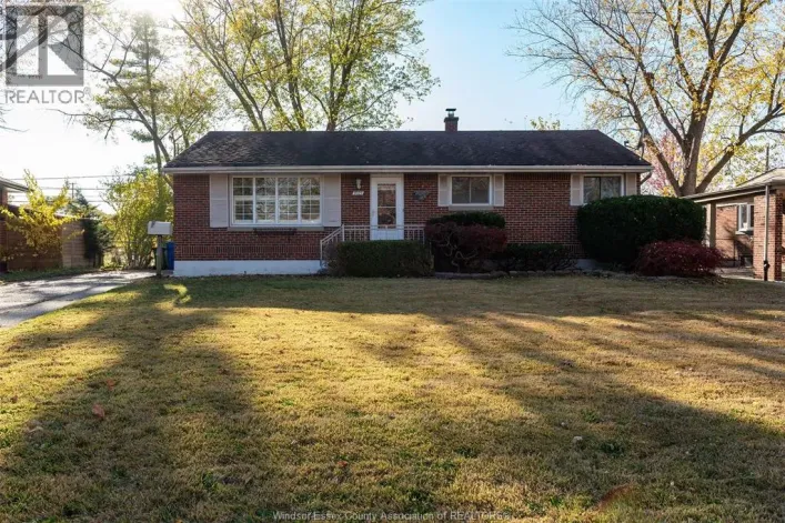 3725 MCKAY AVENUE, Windsor