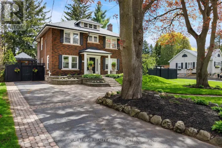 373 ROSSMORE BOULEVARD, Burlington