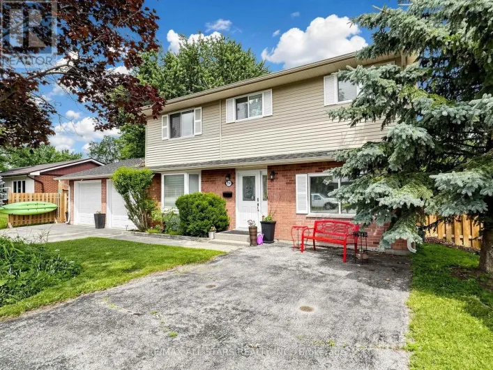 374 ADELINE DRIVE, Georgina