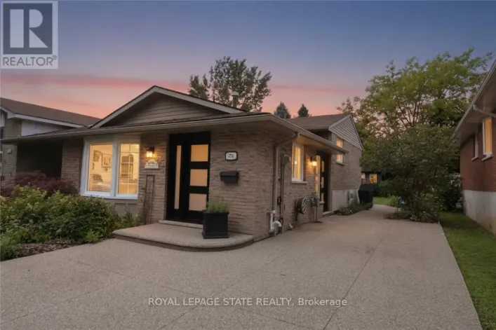 374 BRIGADOON DRIVE, Hamilton