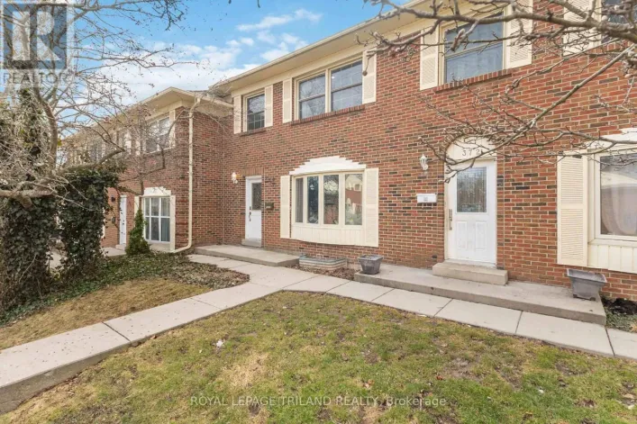 374 HOMESTEAD COURT, London North