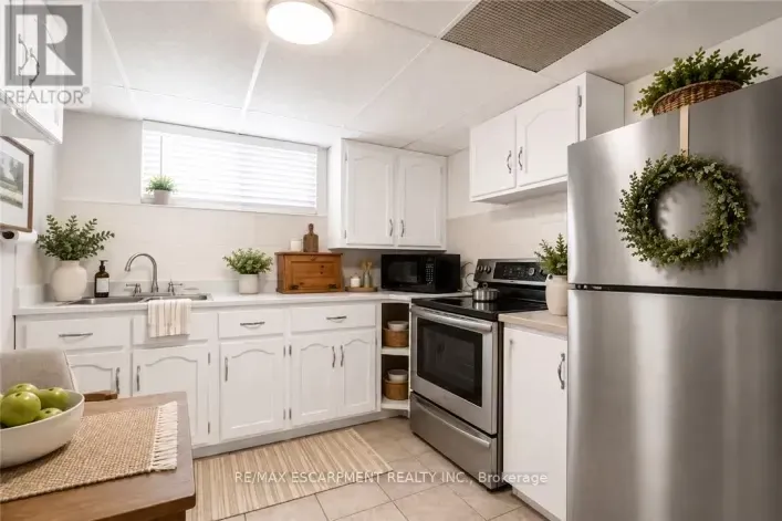 374 UPPER WENTWORTH STREET W, Hamilton