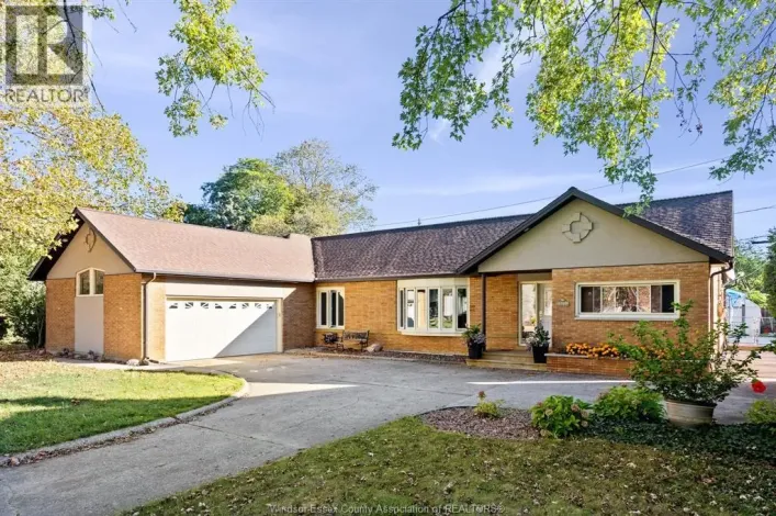 3740 OUELLETTE, Windsor