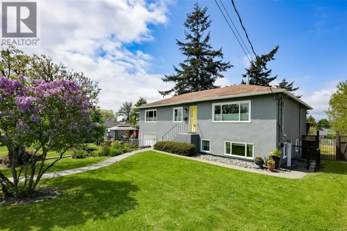 3746 Seaton St, Saanich