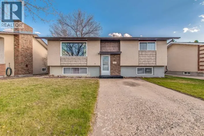 375 18 Street NE, Medicine Hat