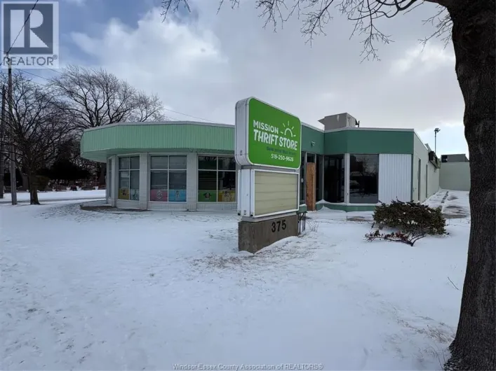 375 Giles BOULEVARD East, Windsor