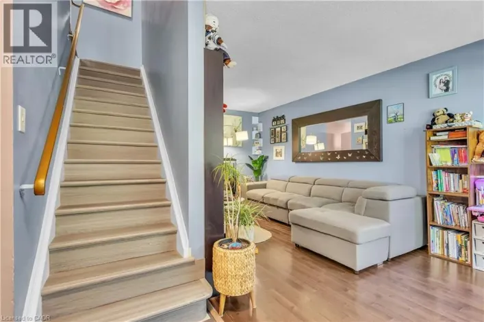 375 PIONEER Drive Unit# 7, Kitchener