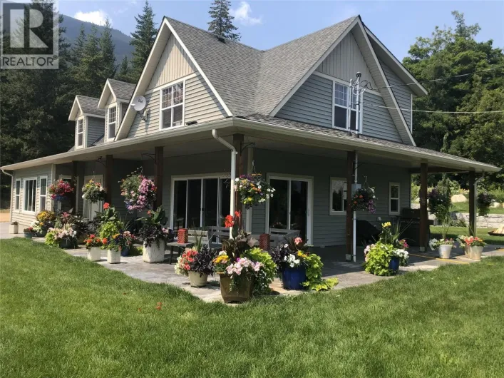 3751 65 Avenue NW, Salmon Arm