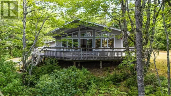 376 Lakefront Drive, Chelsea