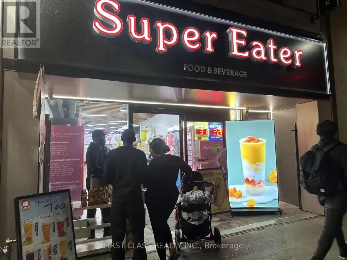 376 YONGE STREET, Toronto