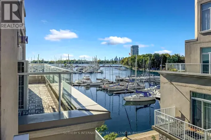 Row / Townhouse for sale: 377 - 32 STADIUM ROAD, Toronto