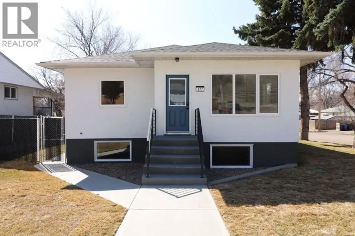 377 4 Street NW, Medicine Hat