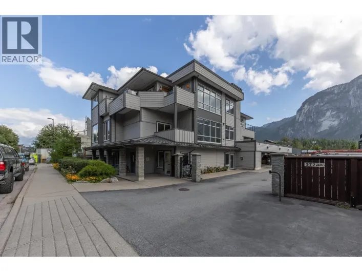 37738 THIRD AVENUE, Squamish