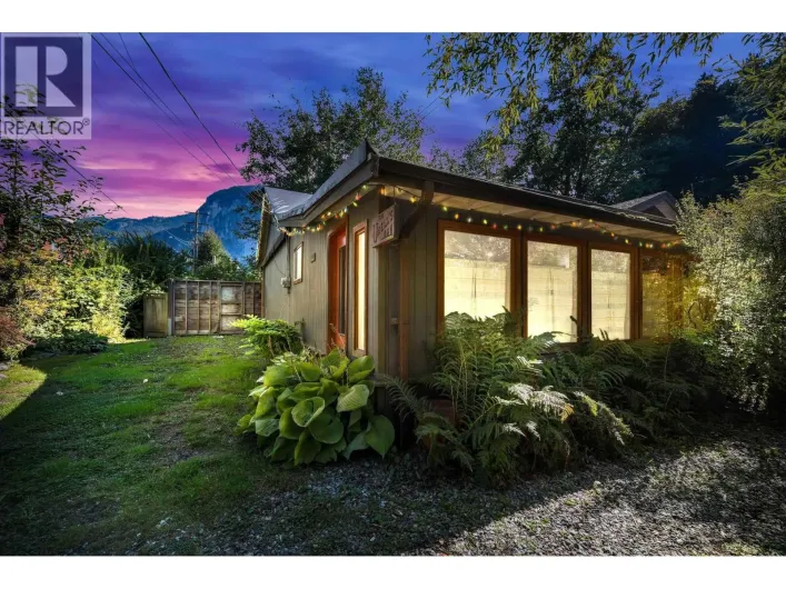 37791 THIRD AVENUE, Squamish