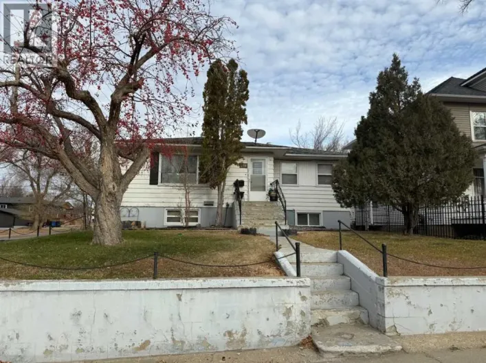 378 4 Street SW, Medicine Hat