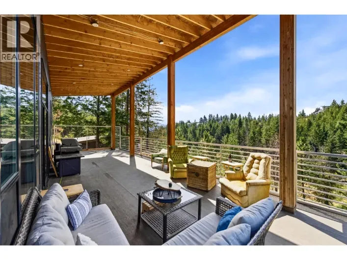House for sale: 378 Lakewood Road, Vernon
