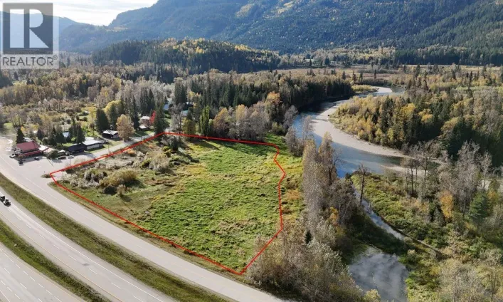 3785 Malakwa Road, Malakwa