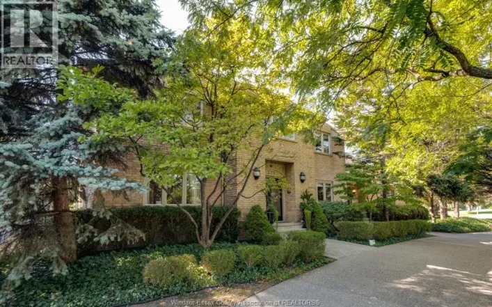 379 ELMGROVE DRIVE, Lakeshore
