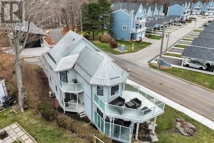 379 FRONT STREET, Central Elgin