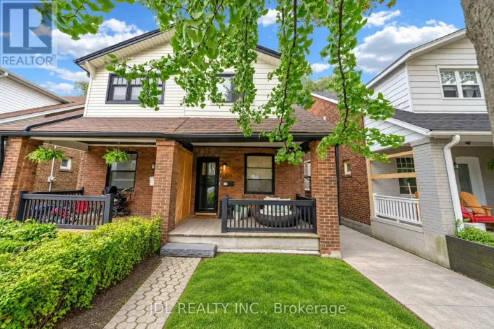 379 SCARBOROUGH ROAD, Toronto