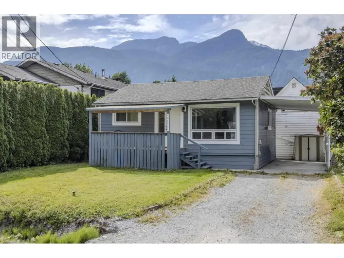 37937 FOURTH AVENUE, Squamish
