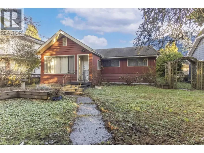 37970 FIFTH AVENUE, Squamish