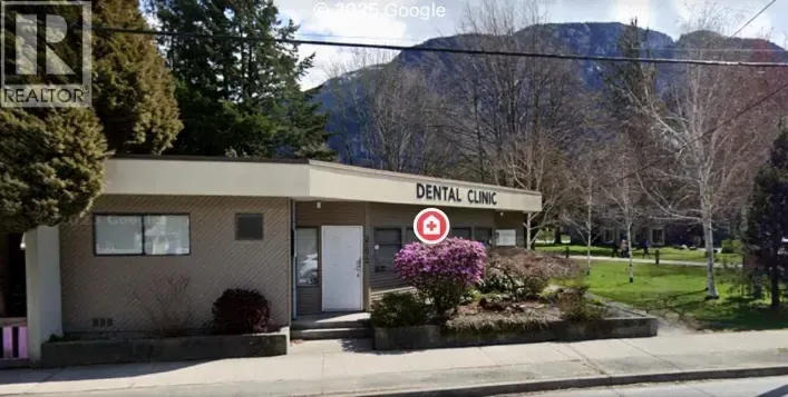37972 SECOND AVENUE, Squamish