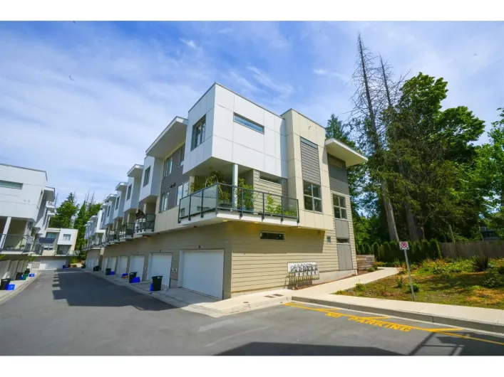 38 12585 104A AVENUE, Surrey