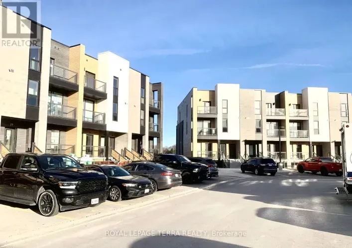 38 - 261 WOODBINE AVENUE, Kitchener