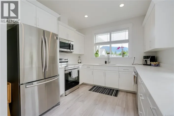 38 300 Grosskleg Way, Lake Cowichan