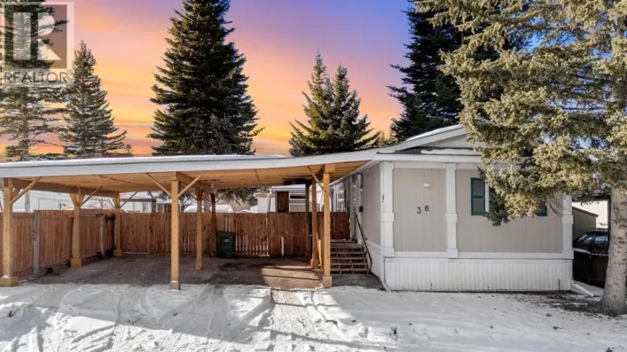 38, 3223 83 Street NW, Calgary