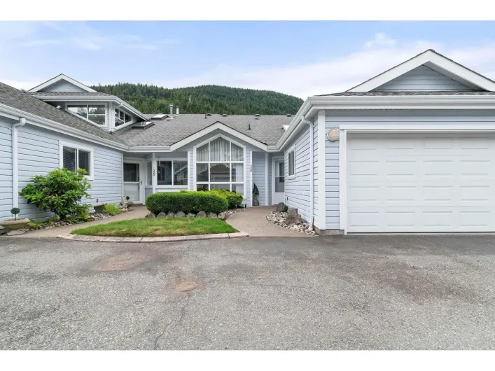 38 730 MCCOMBS DRIVE|Harrison Hot Springs, Harrison Hot Springs