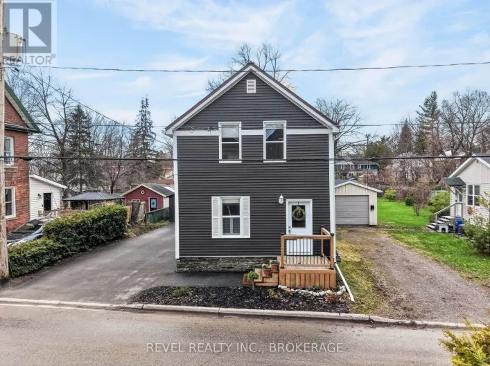 38 BENNETT STREET, Brockville