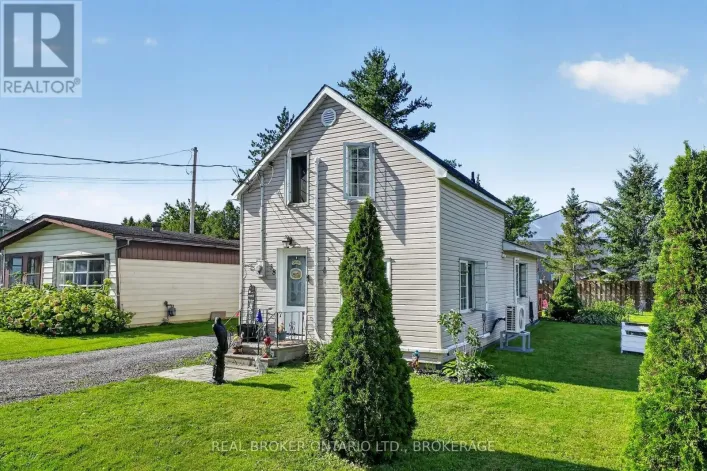 38 BROAD STREET, South Glengarry