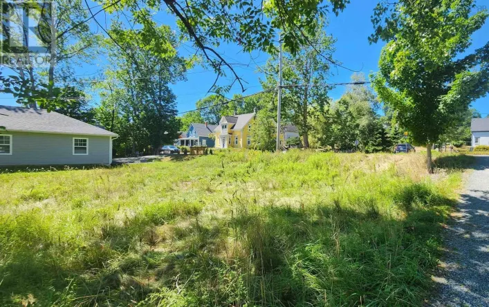 38 Clearway Street, Mahone Bay