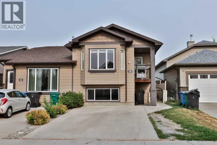38 Dorothy Gentleman Crescent N, Lethbridge