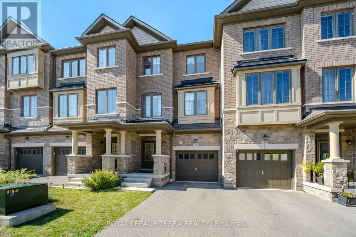 38 HALLMARK WAY, Whitby