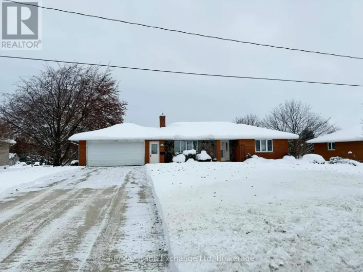 38 HILLCREST STREET W, South Bruce