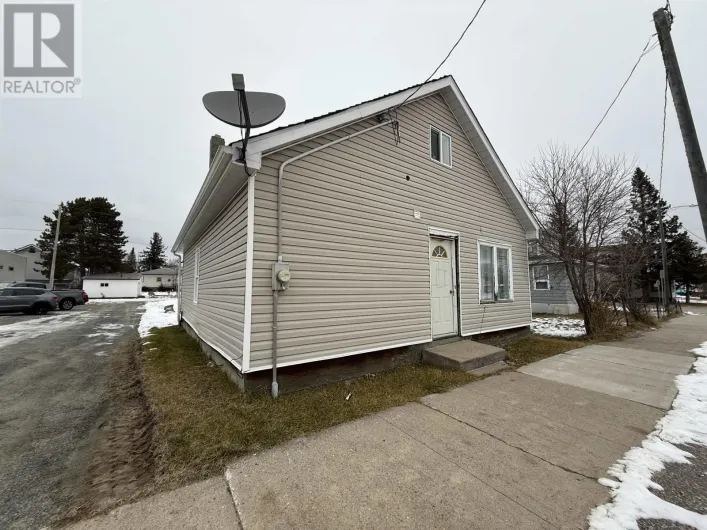 38 King ST, Sioux Lookout