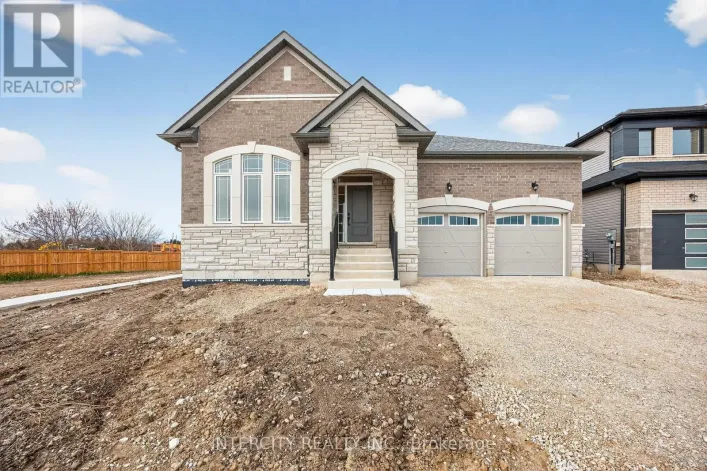 38 LEGACY CIRCLE, Wasaga Beach