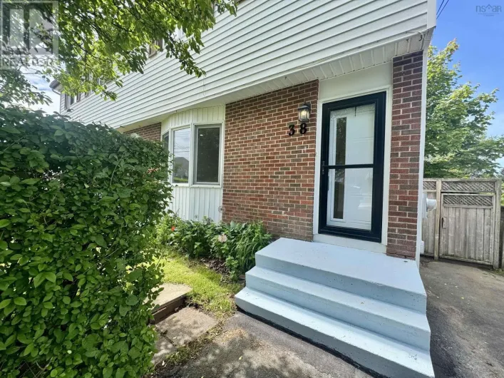 38 Lucien Drive, Woodlawn