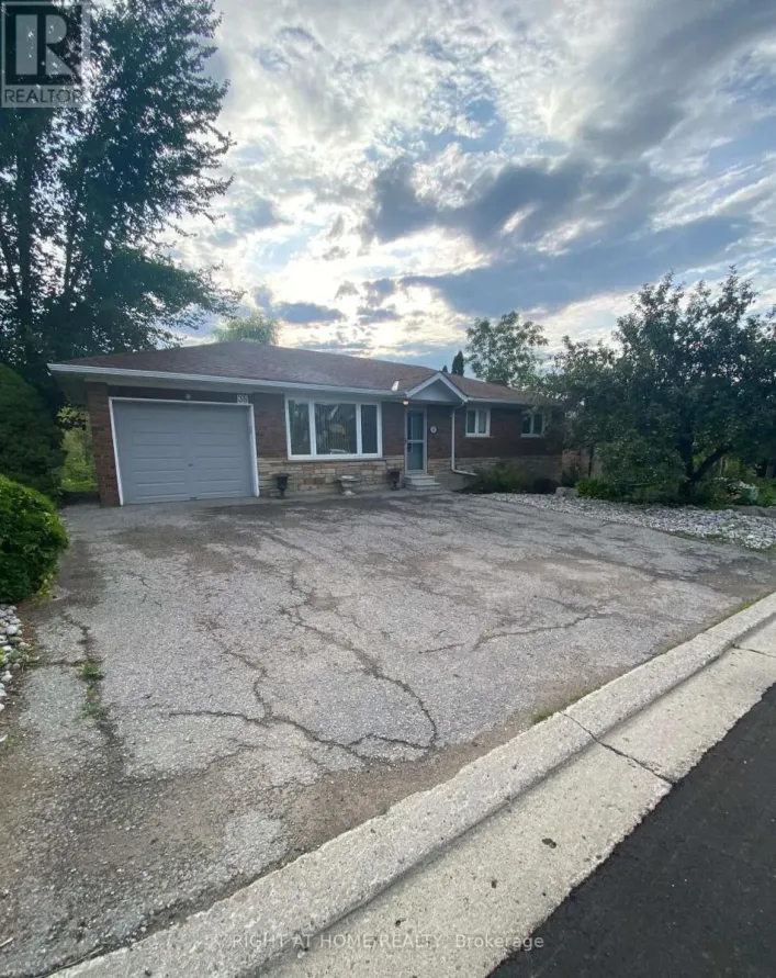 38 MAIN STREET N, Uxbridge