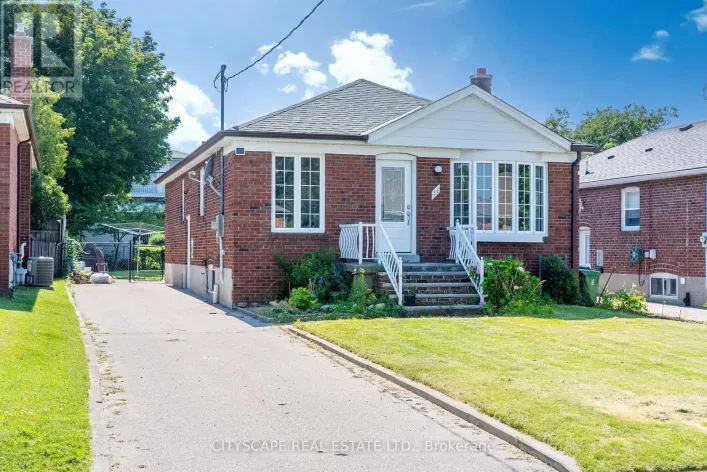 38 MARTA AVENUE, Toronto