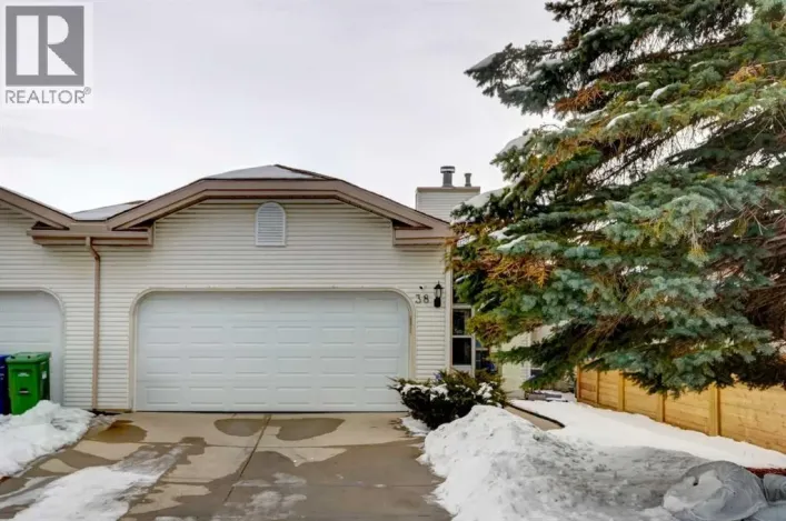38 Millbank Hill SW, Calgary