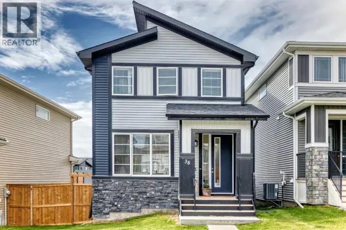 38 Precedence Glen, Cochrane