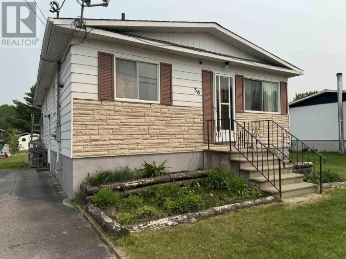 38 Richard ST, Chapleau